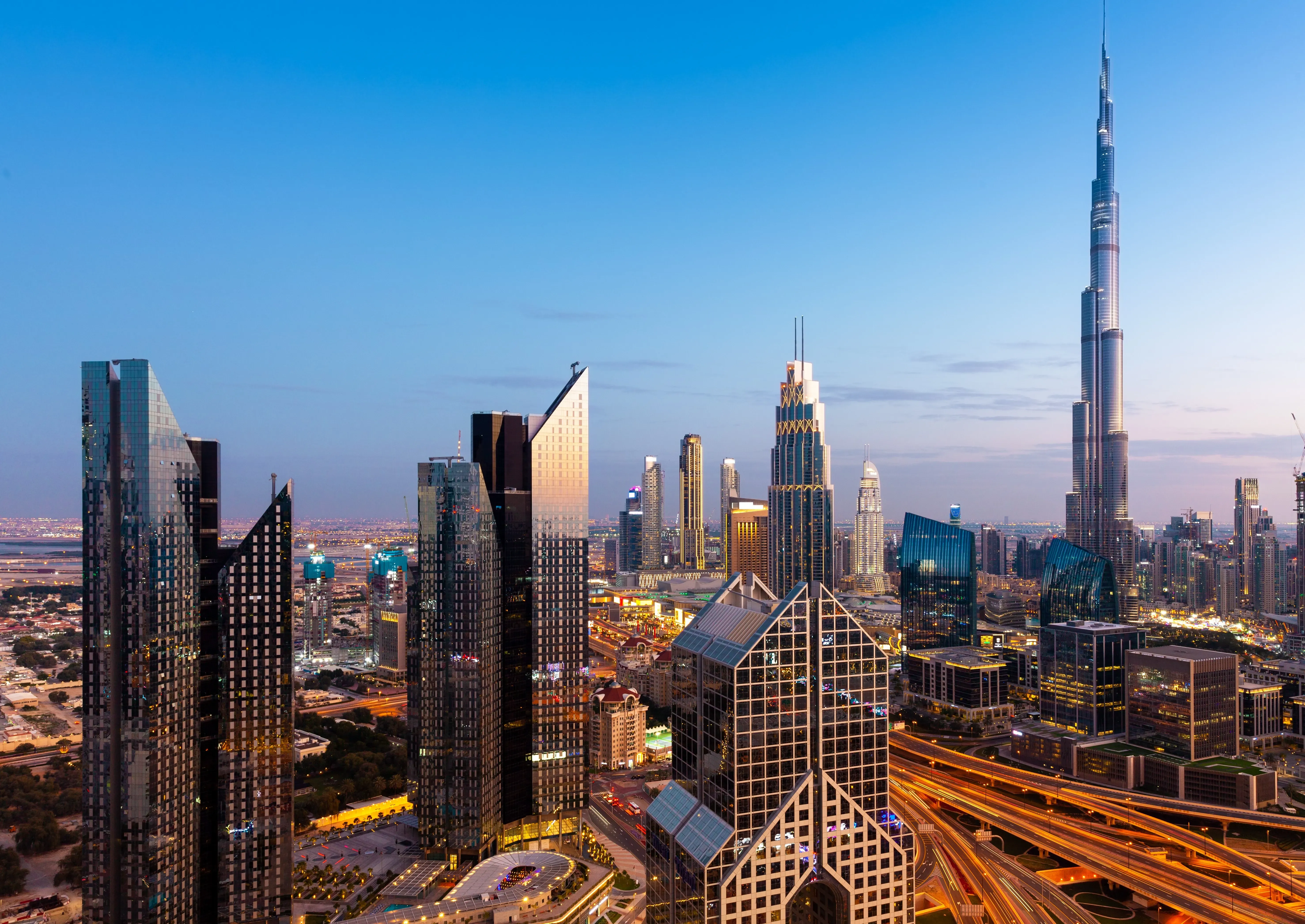 the-view-of-dubai-skyline-with-burj-khalifa-at-sun-2024-10-11-12-20-50-utc.webp